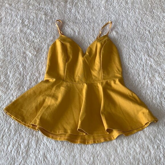 Mikey and Joey Yellow-Gold spaghetti strap ruffle tank top - Picture 5 of 16